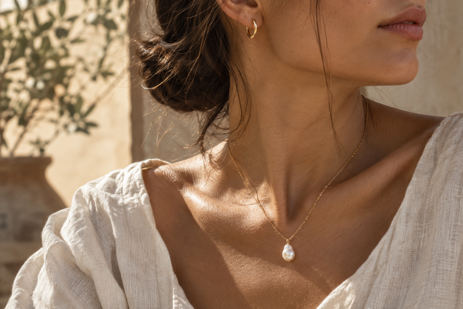 Lumière Pearl Necklace